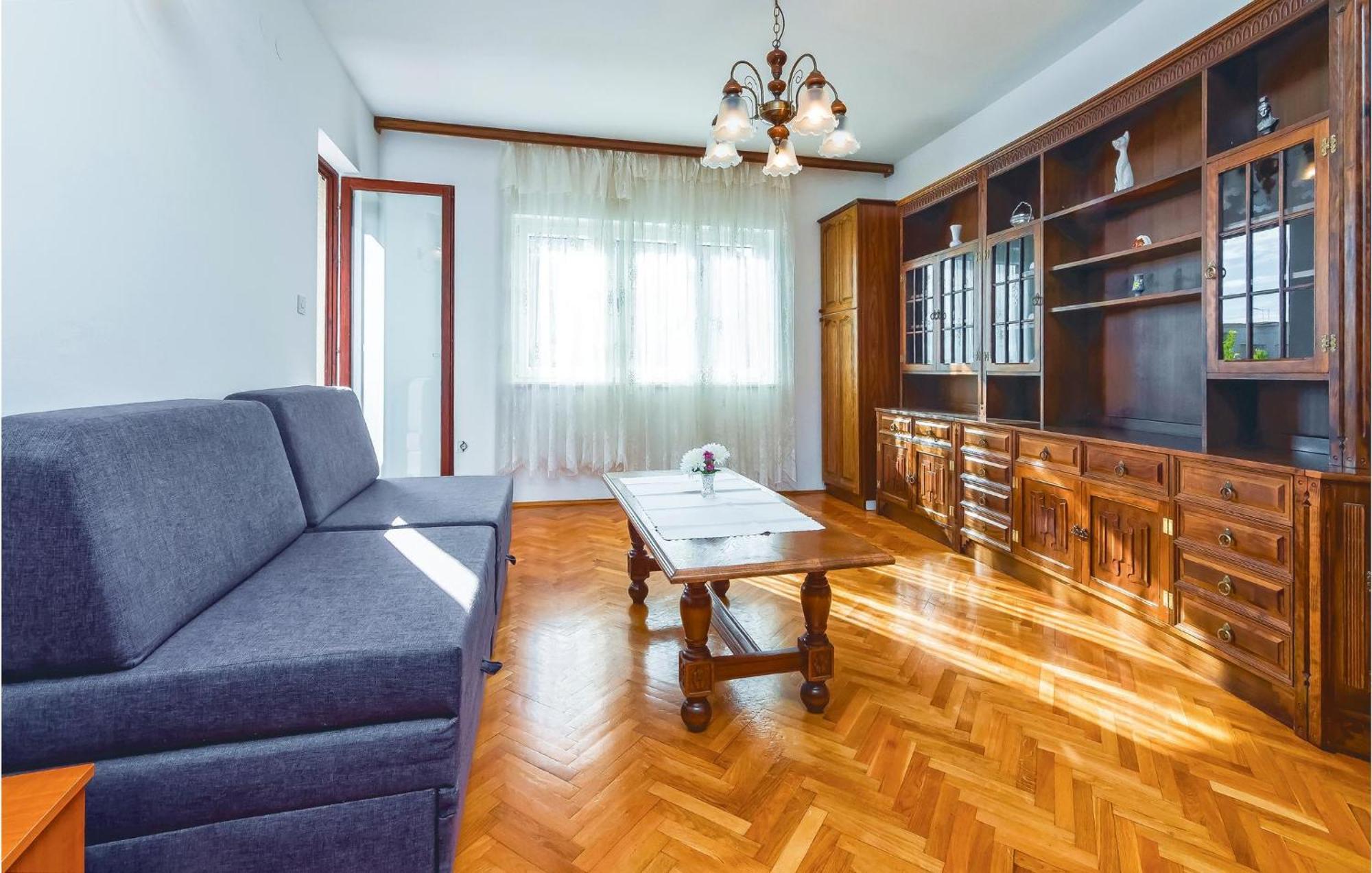 Lovely Apartment In Podstrana With Kitchen Eksteriør bilde